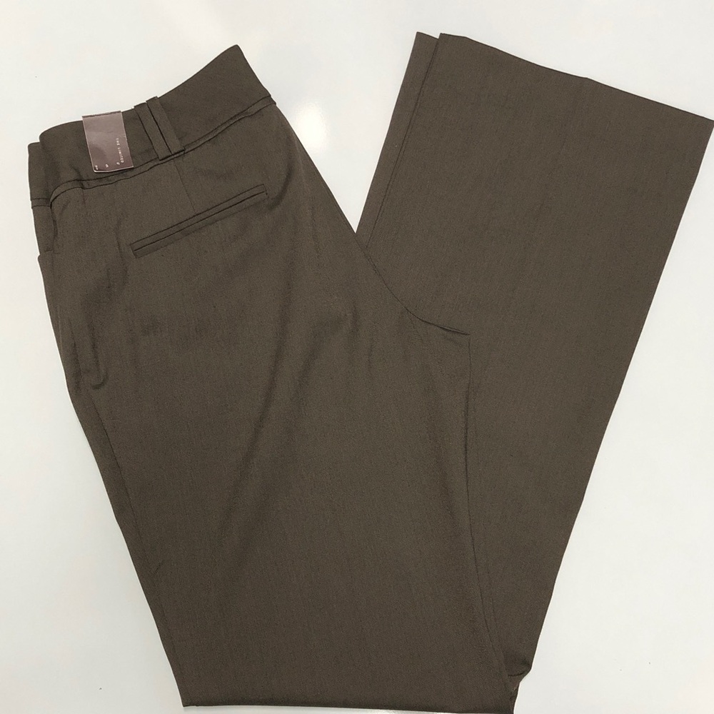The limited Cassidy fit bootcut pants size 10T